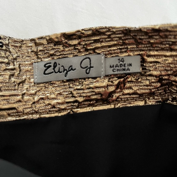 Eliza J Midi Bronze A-Line Skirt with Pockets - Picture 5 of 12